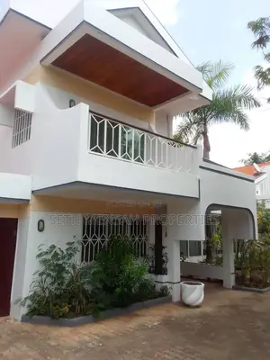 5bdrm House in SKM Property, Labone for Rent