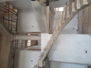 6bdrm House in Diamond City Estate, Atwima Kwanwoma for sale
