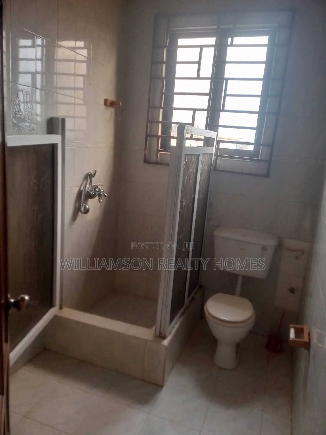 4bdrm Apartment in Hfc Estate, Spintex for rent
