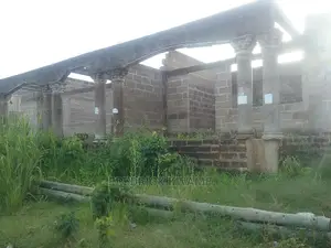5bdrm House in Brother K Estate, Kumasi Metropolitan for sale