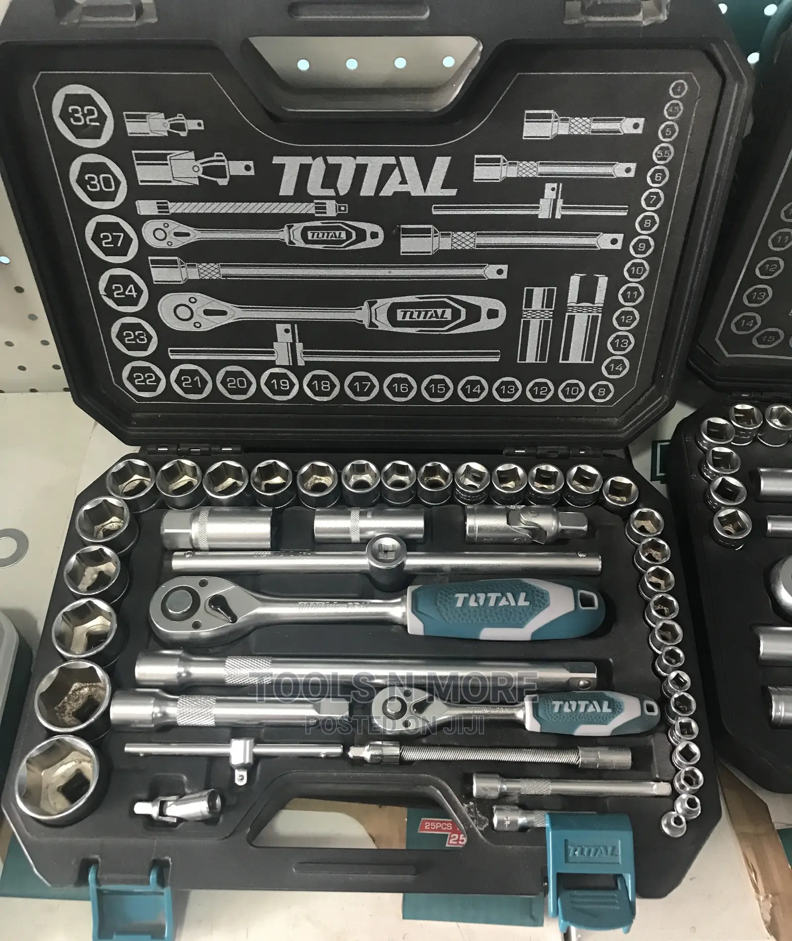 TOTAL 44pcs 1/4” and 1/2” Socket Set