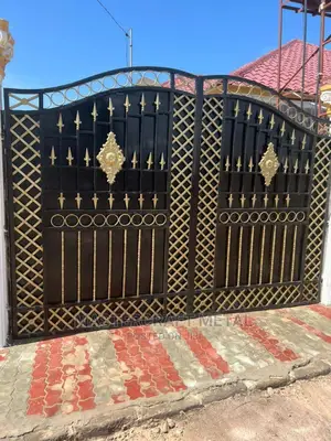 Quality Beautiful Modern Main Entrance Gate For Sale