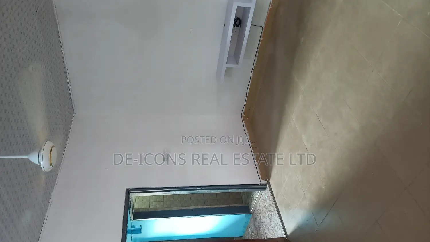 1bdrm Duplex in De-Icons Real Estate, Awutu Senya East Municipal