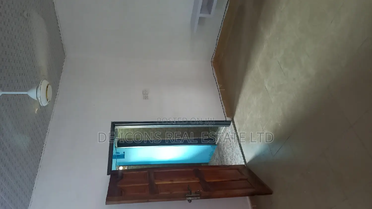1bdrm Duplex in De-Icons Real Estate, Awutu Senya East Municipal