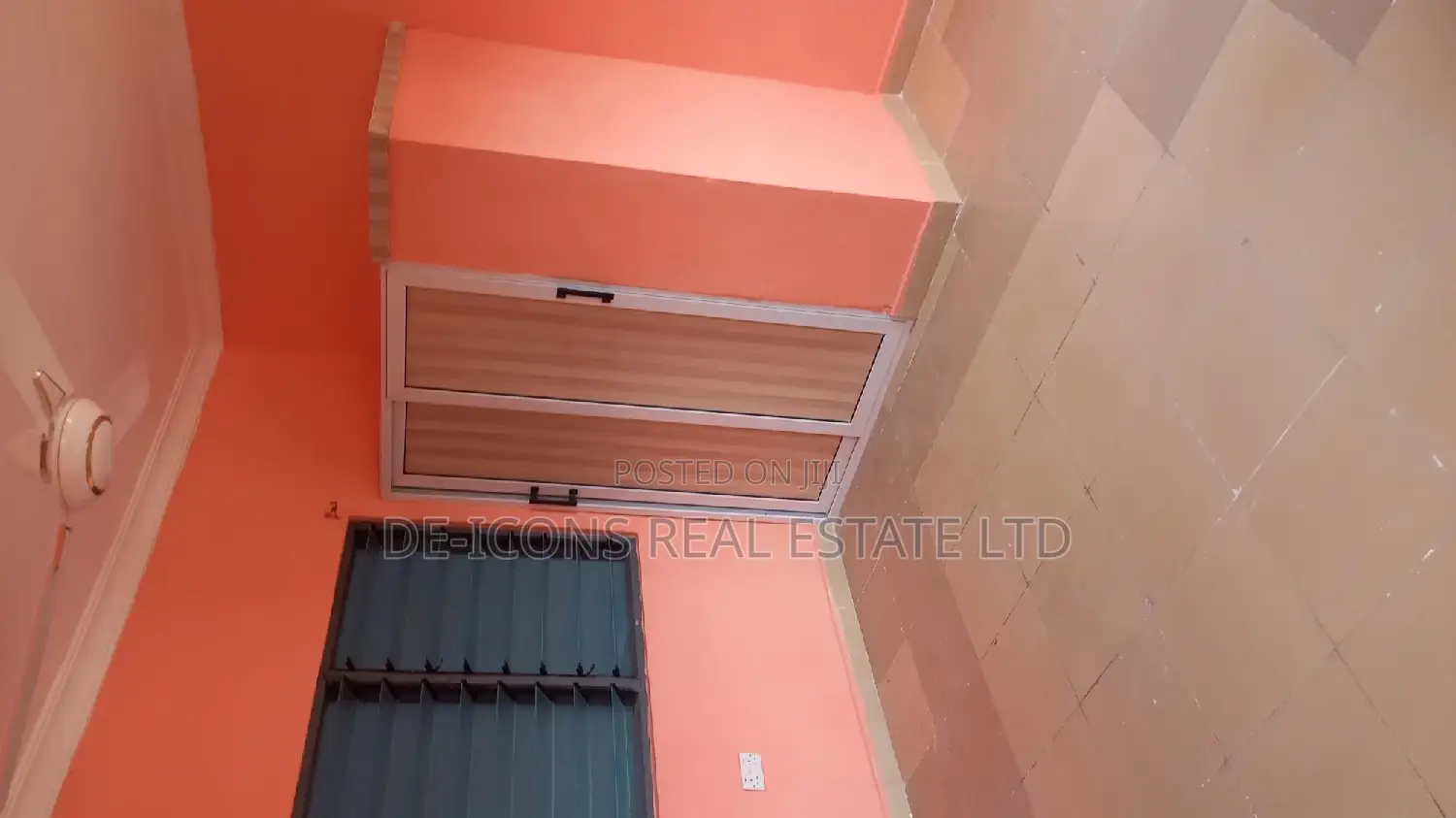 1bdrm Duplex in De-Icons Real Estate, Awutu Senya East Municipal