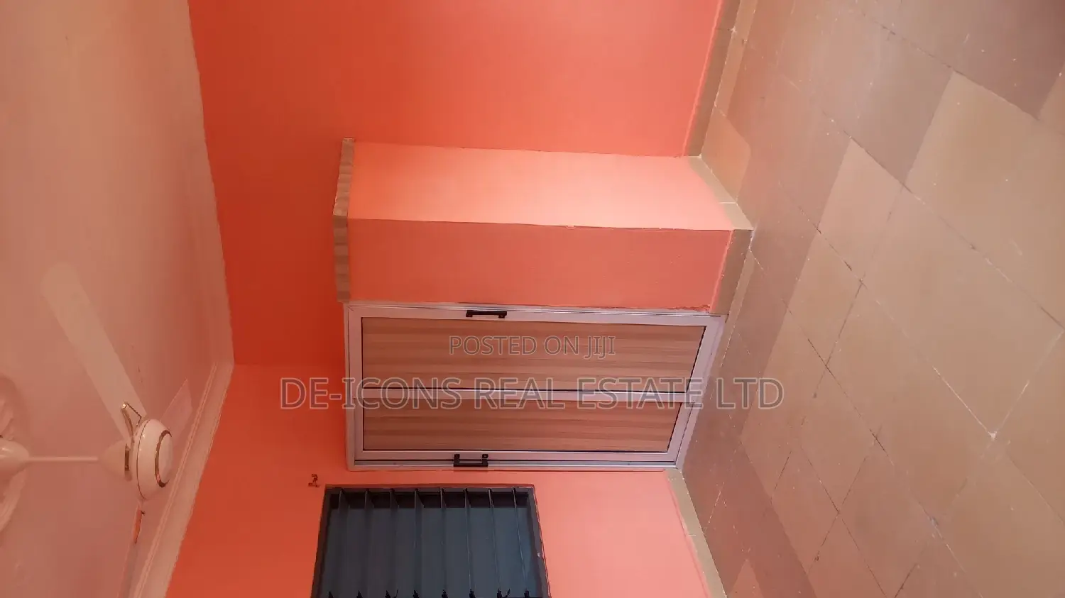 1bdrm Duplex in De-Icons Real Estate, Awutu Senya East Municipal
