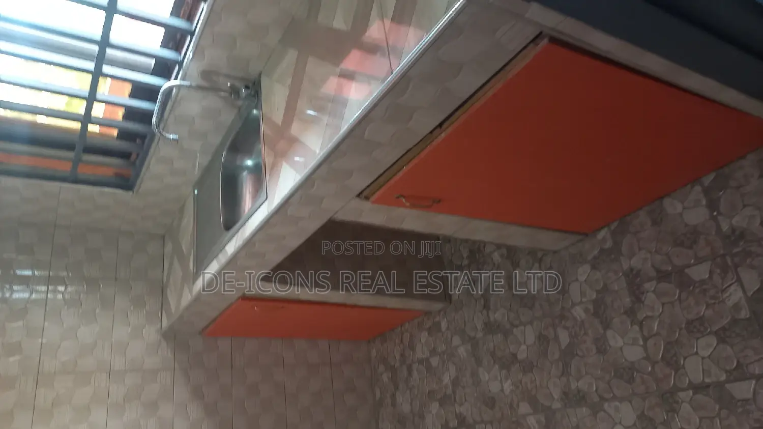 1bdrm Duplex in De-Icons Real Estate, Awutu Senya East Municipal
