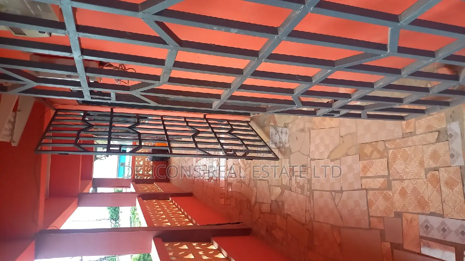 1bdrm Duplex in De-Icons Real Estate, Awutu Senya East Municipal