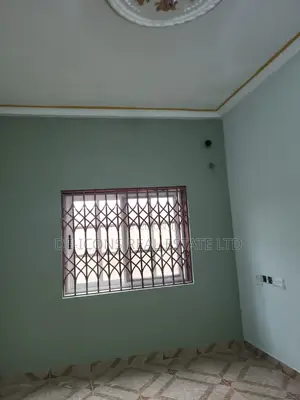 1bdrm Duplex in De-Icons Real Estate, Awutu Senya East Municipal