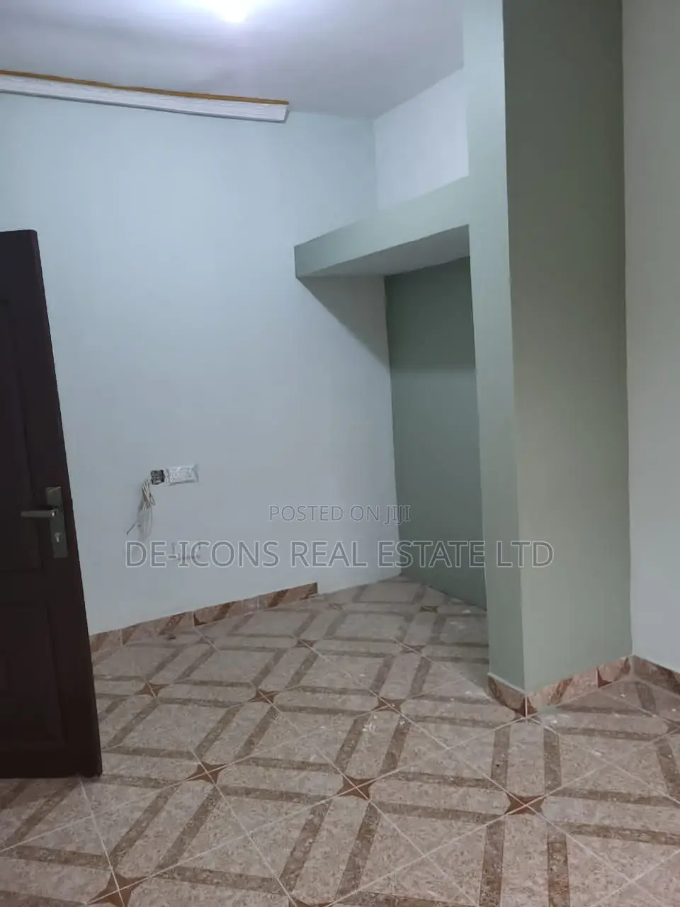 1bdrm Duplex in De-Icons Real Estate, Awutu Senya East Municipal