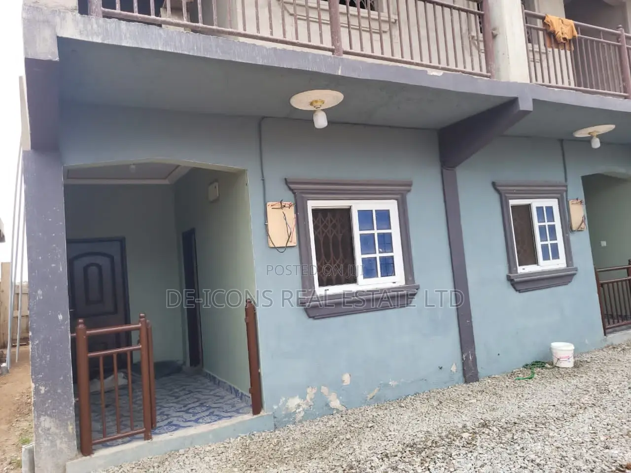 1bdrm Duplex in De-Icons Real Estate, Awutu Senya East Municipal