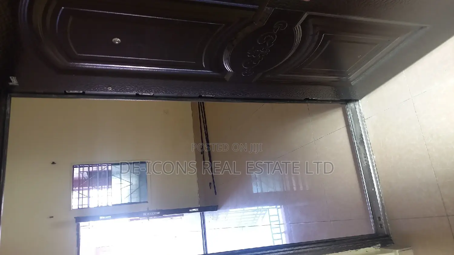 1bdrm Duplex in De-Icons Real Estate, Awutu Senya East Municipal
