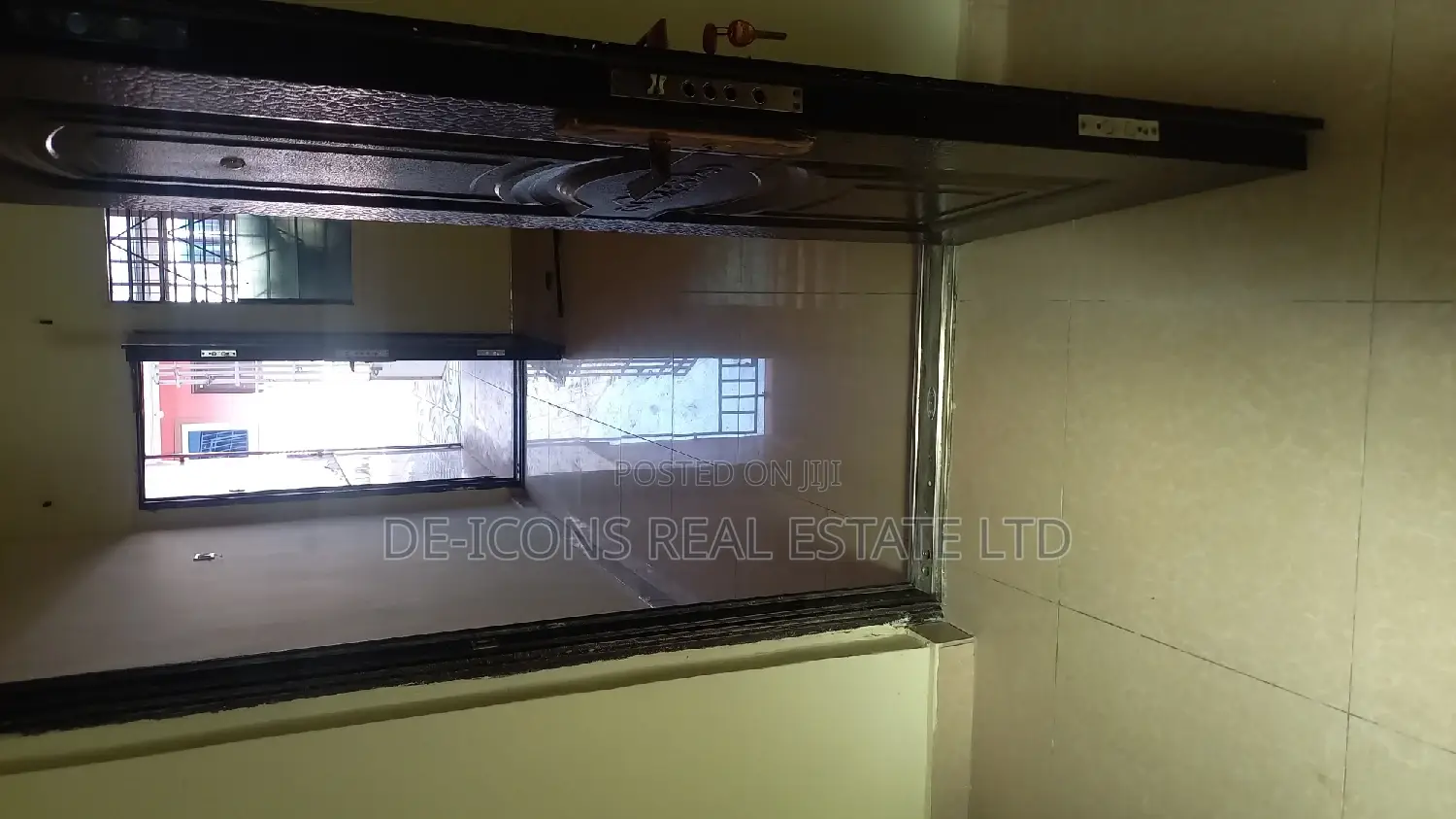 1bdrm Duplex in De-Icons Real Estate, Awutu Senya East Municipal