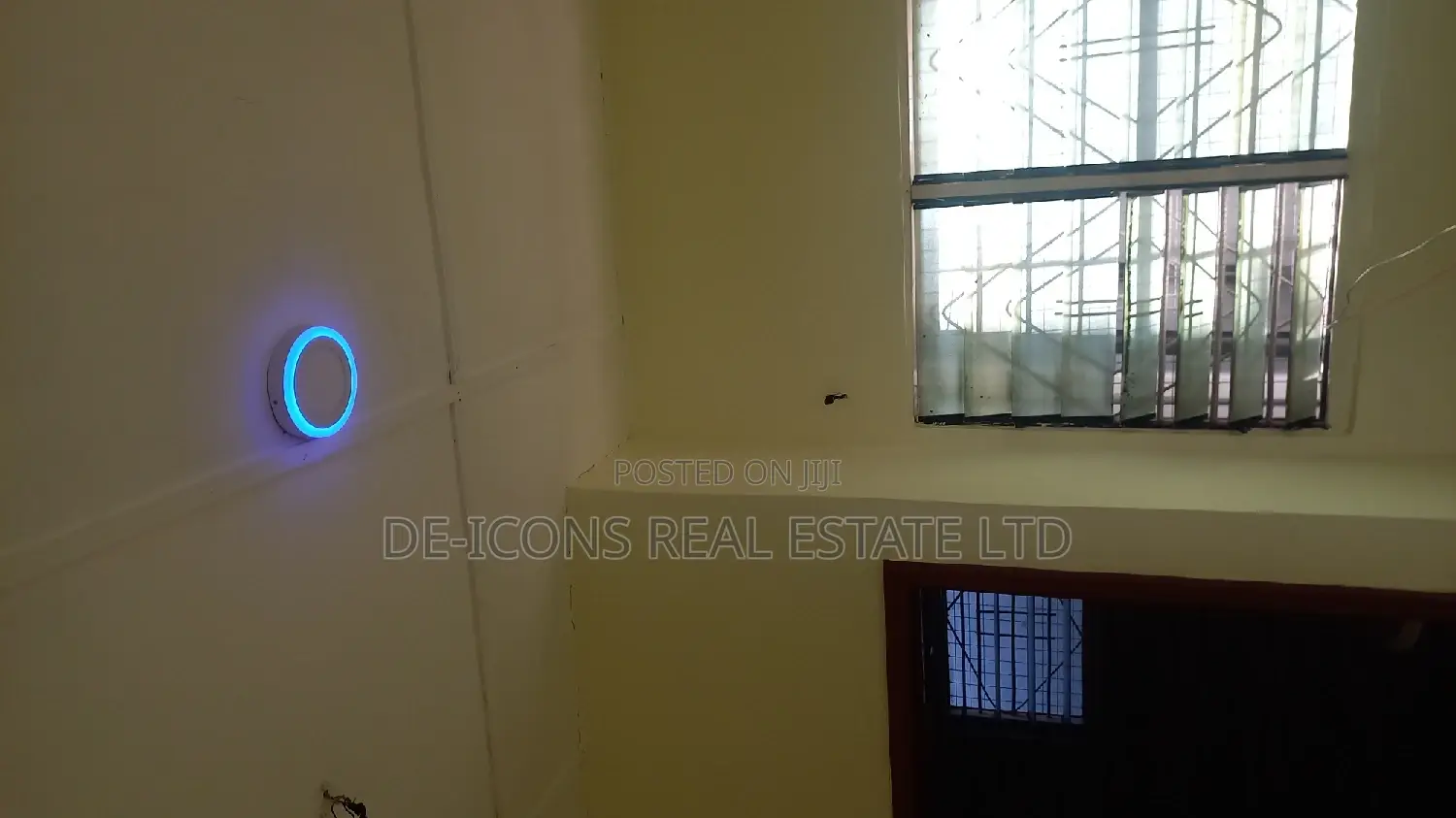 1bdrm Duplex in De-Icons Real Estate, Awutu Senya East Municipal