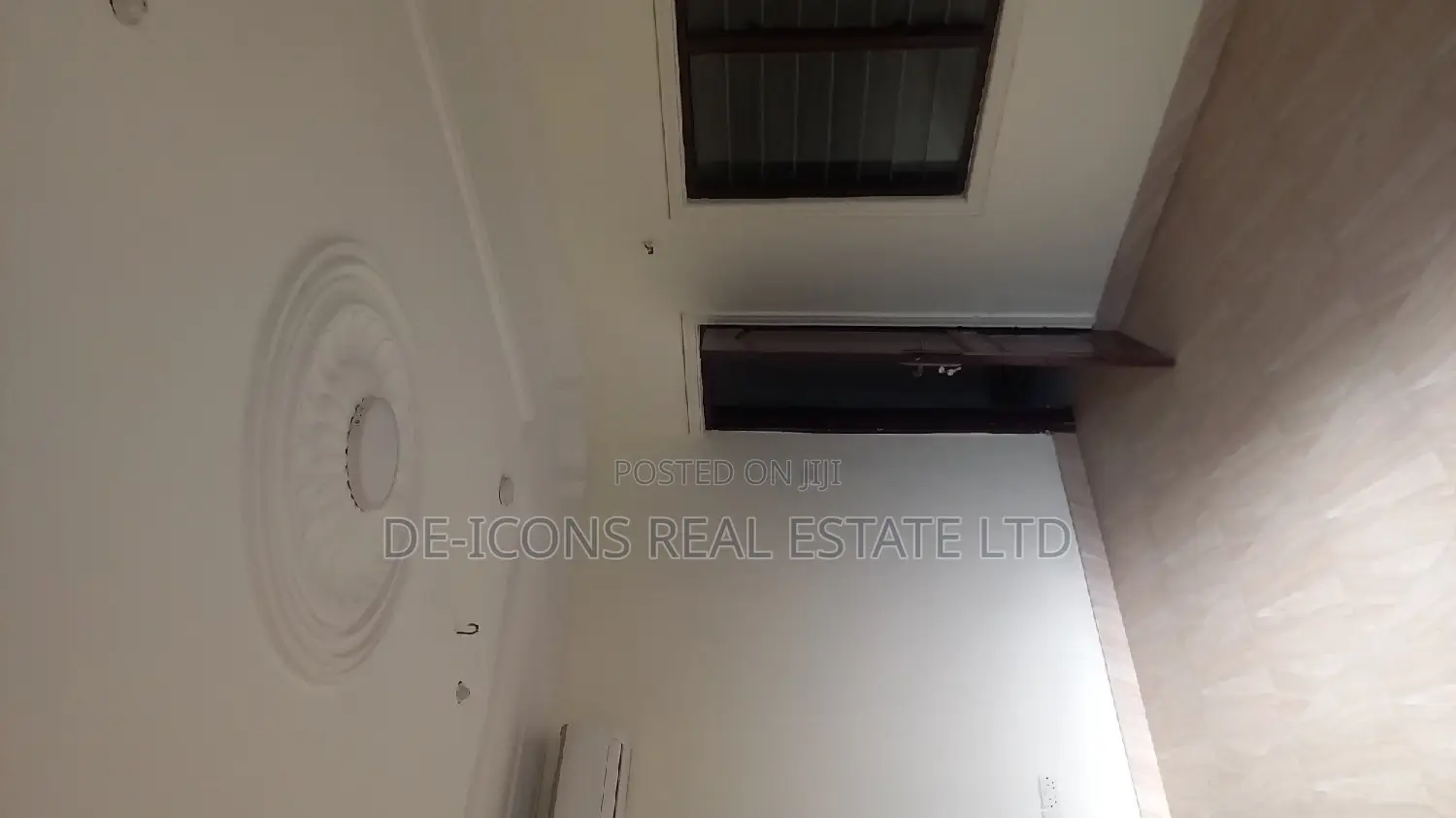 3bdrm Duplex in De-Icons Real Estate, Awutu Senya East Municipal