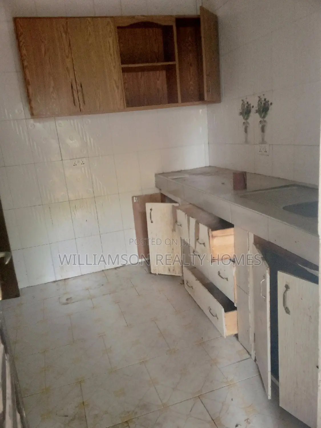 3bdrm Apartment in Hfc Estate, Spintex for rent