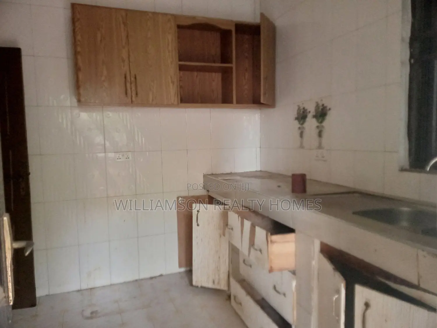 3bdrm Apartment in Hfc Estate, Spintex for rent