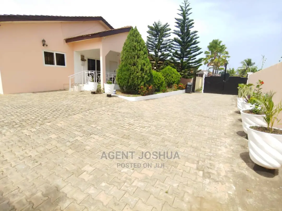 Furnished 3bdrm House in Manet Viile Estate, Spintex for rent