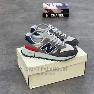 New Balance Sneaker