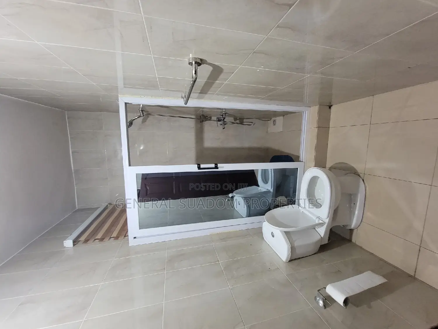 4bdrm Duplex in Suadom Properties, Baatsona Total for rent