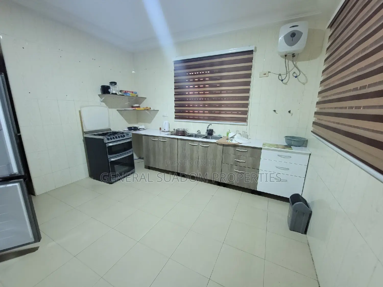 4bdrm Duplex in Suadom Properties, Baatsona Total for rent