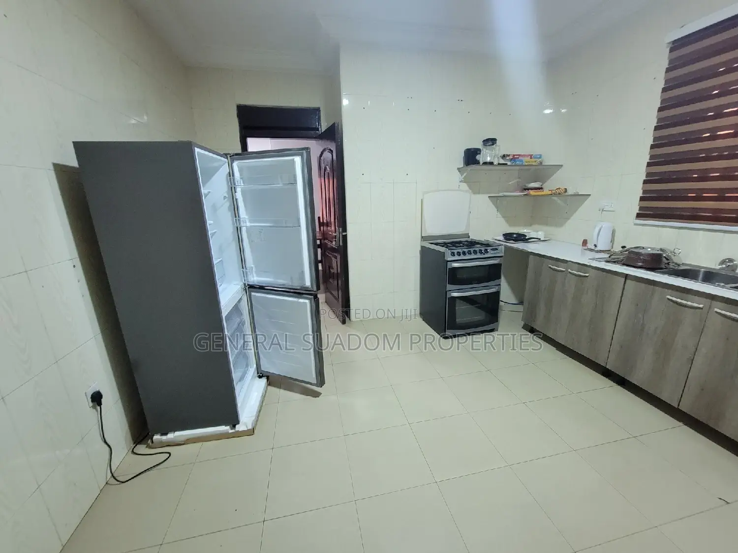 4bdrm Duplex in Suadom Properties, Baatsona Total for rent