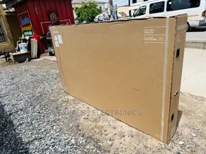 Sleek and Slim Look  UHD QLED Samsung 85Q60B Smart