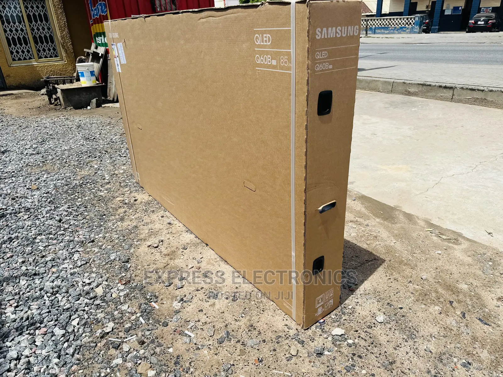 Samsung UHD 85Q60B QLED Tv +Soundbar System