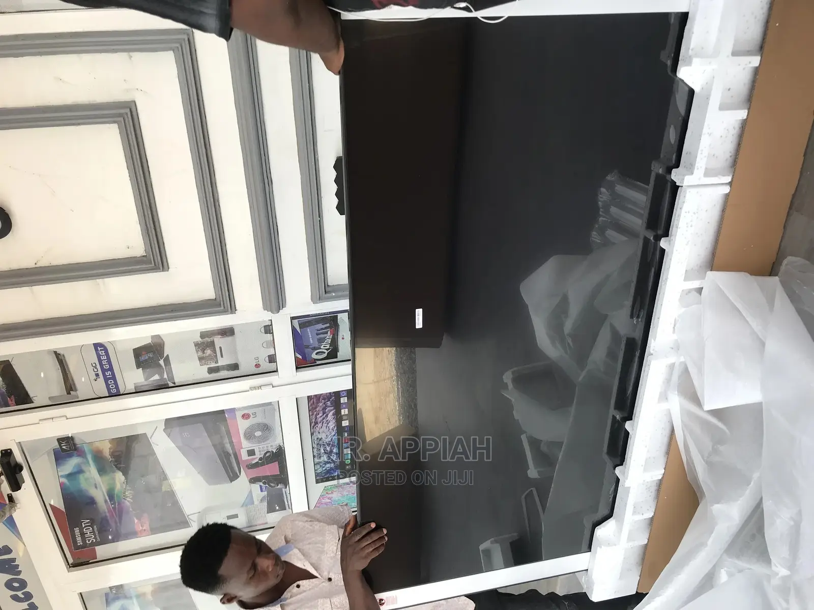 75AU7172 Samsung 75” Tv