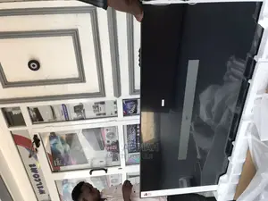 75AU7172 Samsung 75” Tv