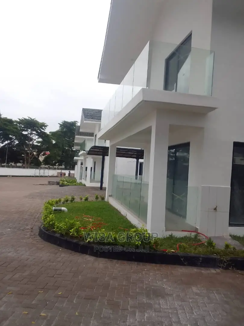 4bdrm Duplex in Wisa Groups, Cantonments for Rent