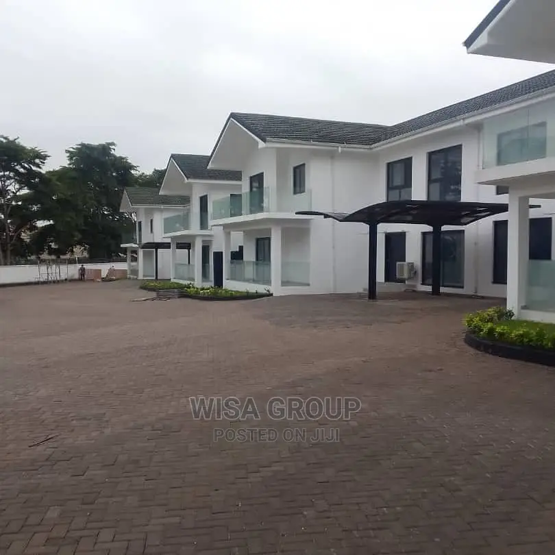 4bdrm Duplex in Wisa Groups, Cantonments for Rent