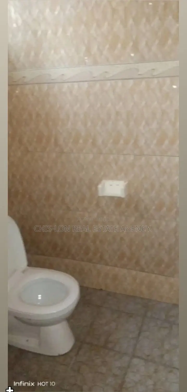 6bdrm House in Sharp-Connect., Kasoa for sale