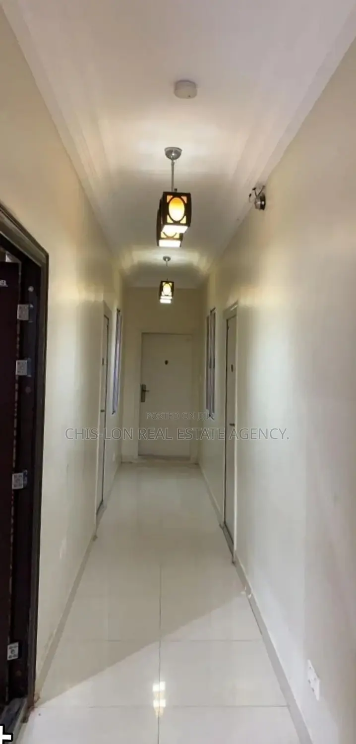 6bdrm House in Sharp-Connect., Kasoa for sale