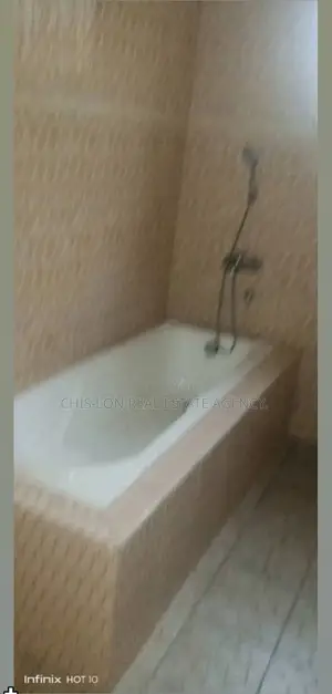6bdrm House in Sharp-Connect., Kasoa for sale