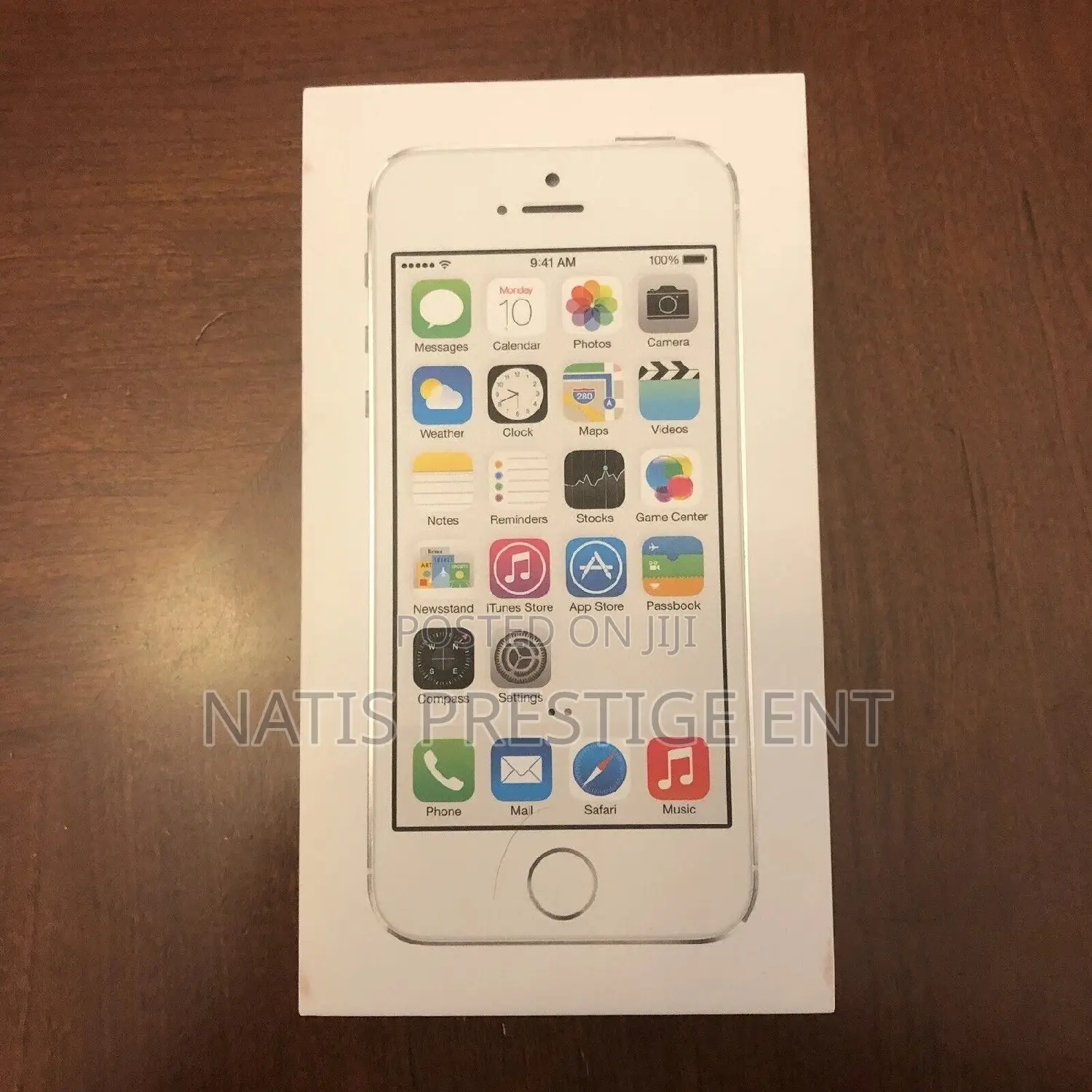 New Apple iPhone 5s 16 GB Black