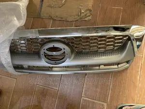 Toyota Hilux Front Grill 2006-10
