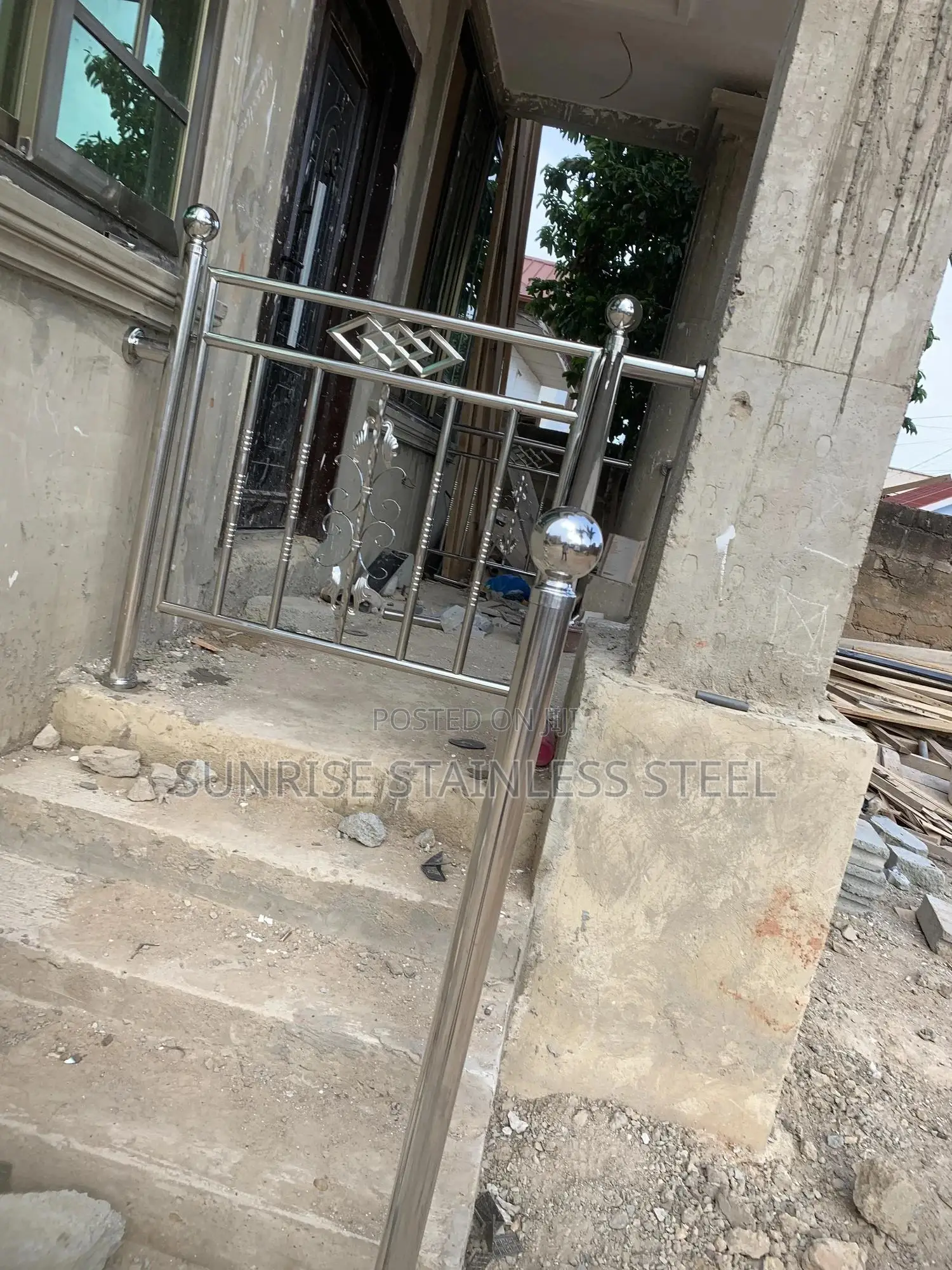 Stainless Balustrade and Gold Design