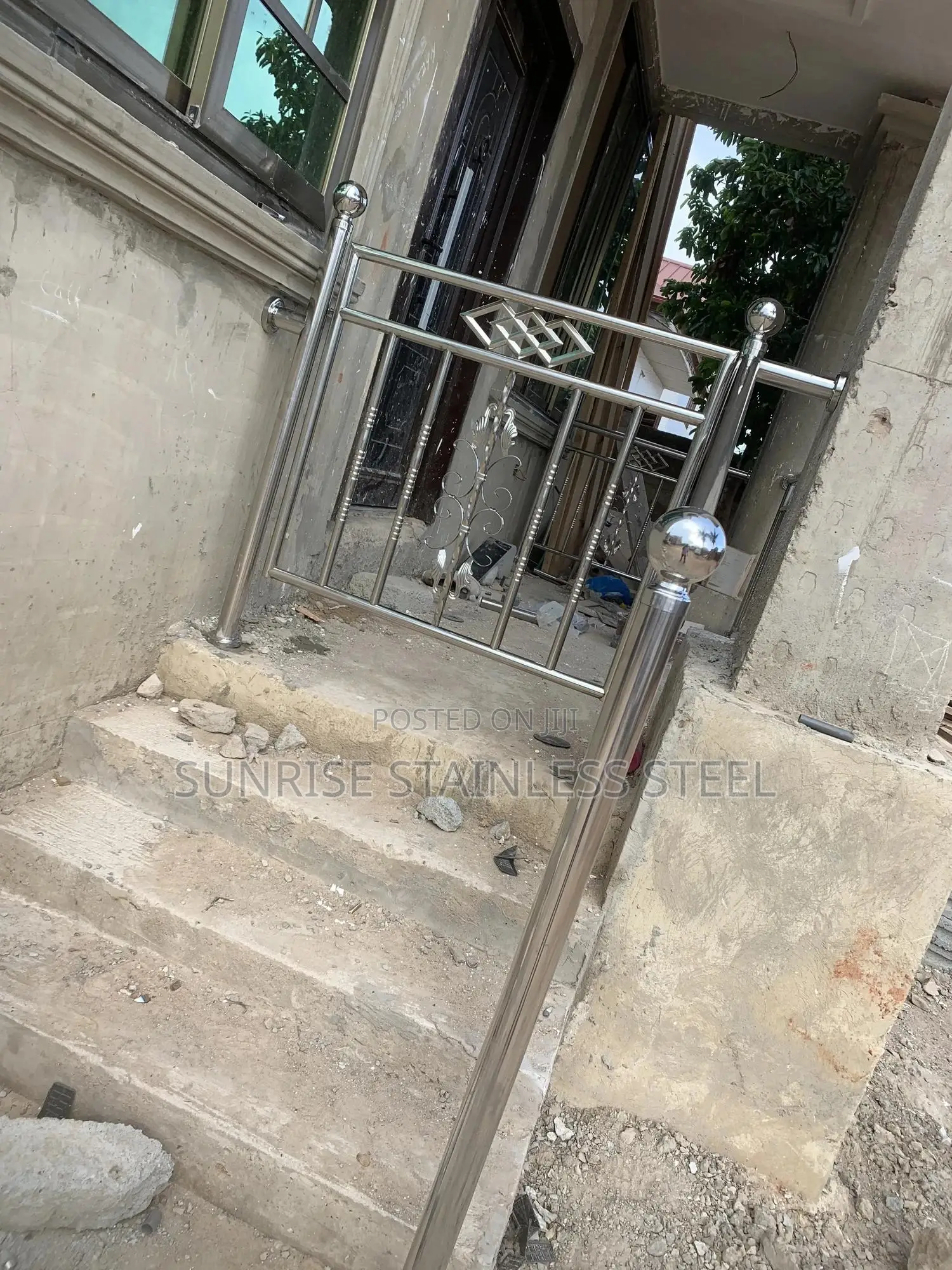 Stainless Balustrade and Gold Design
