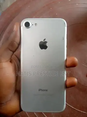 Apple iPhone 7 32 GB Silver