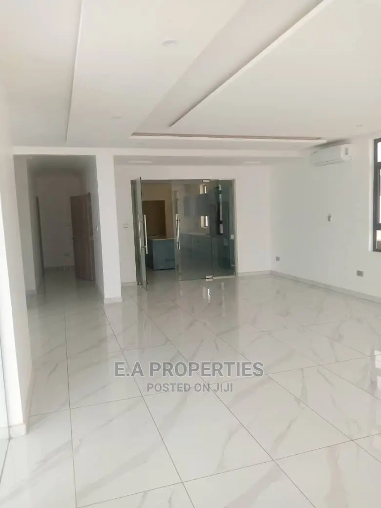 4bdrm House in E a Properties, a C Mall Area for Sale