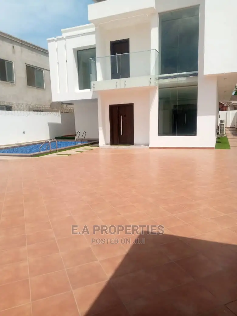 4bdrm House in E a Properties, a C Mall Area for Sale
