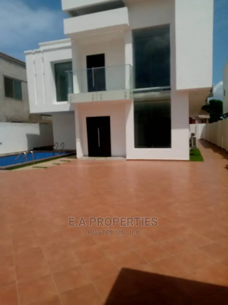 4bdrm House in E a Properties, a C Mall Area for Sale