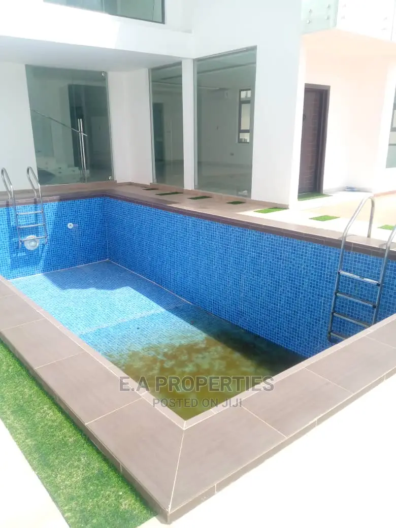 4bdrm House in E a Properties, a C Mall Area for Sale