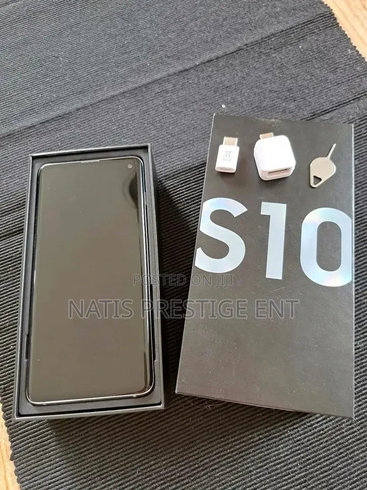 New Samsung Galaxy S10 128 GB Black