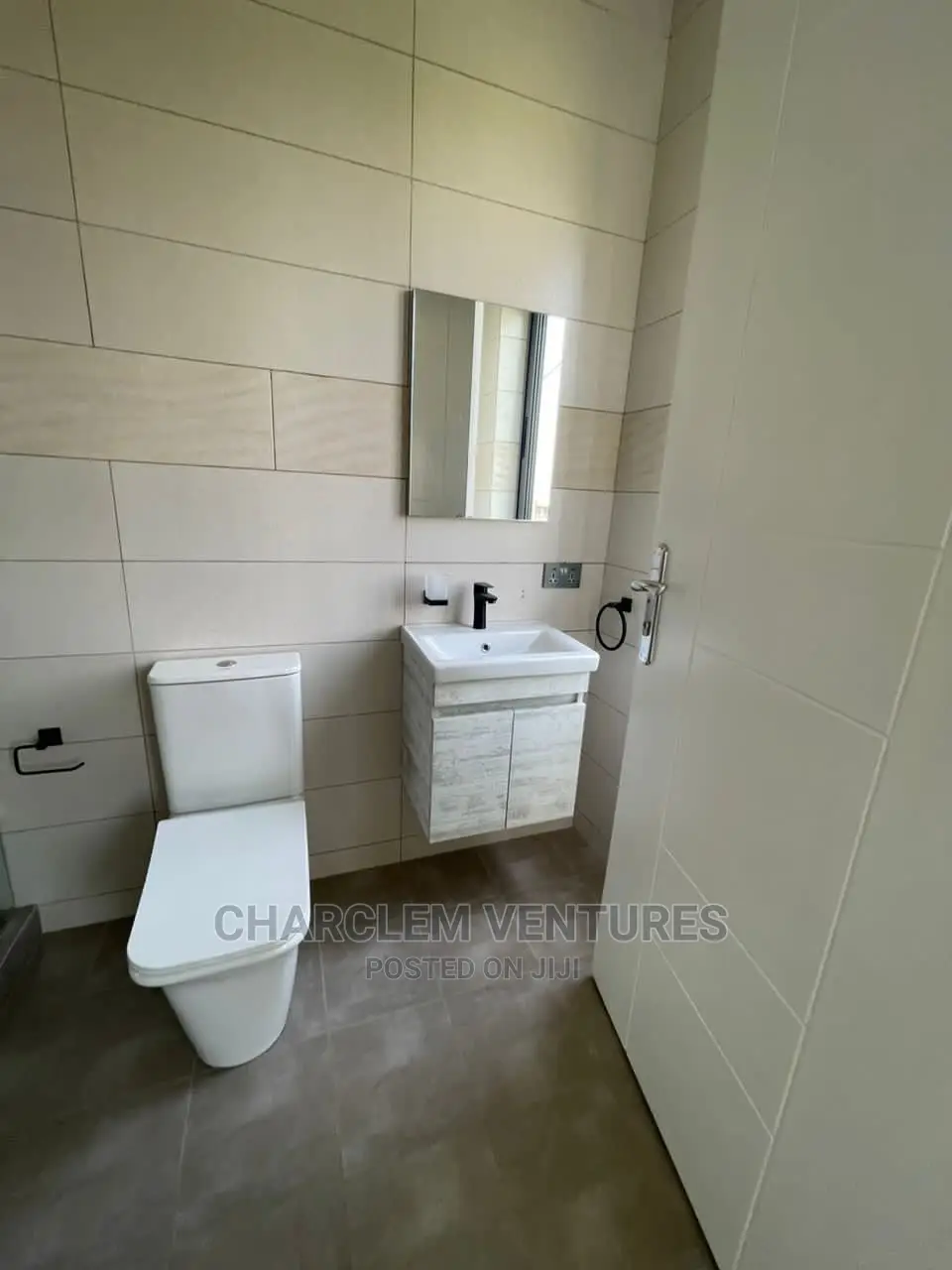 3bdrm House in Charclem Ventures, Accra Metropolitan for Sale