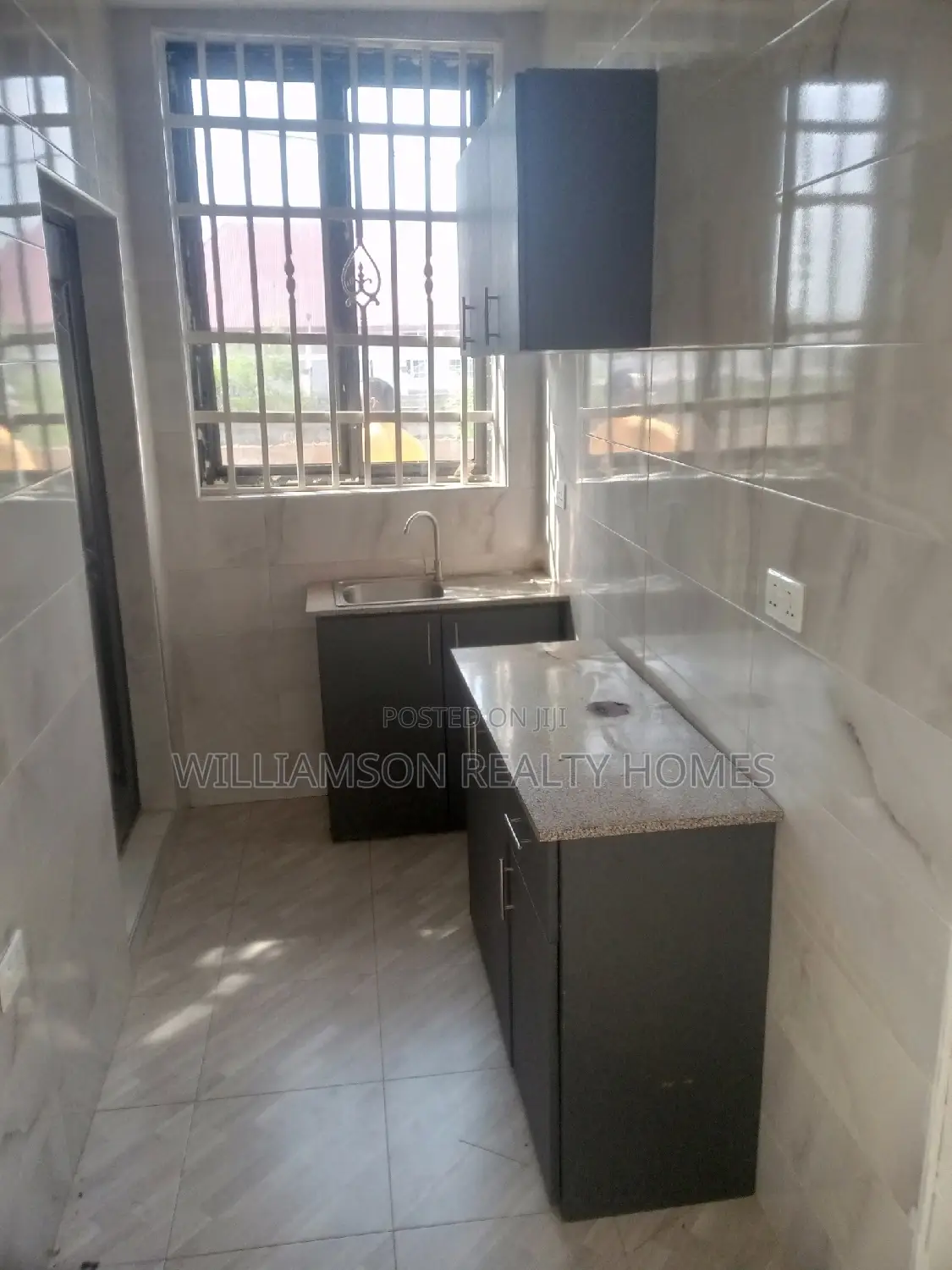 1bdrm Apartment in Community 18, Spintex for rent