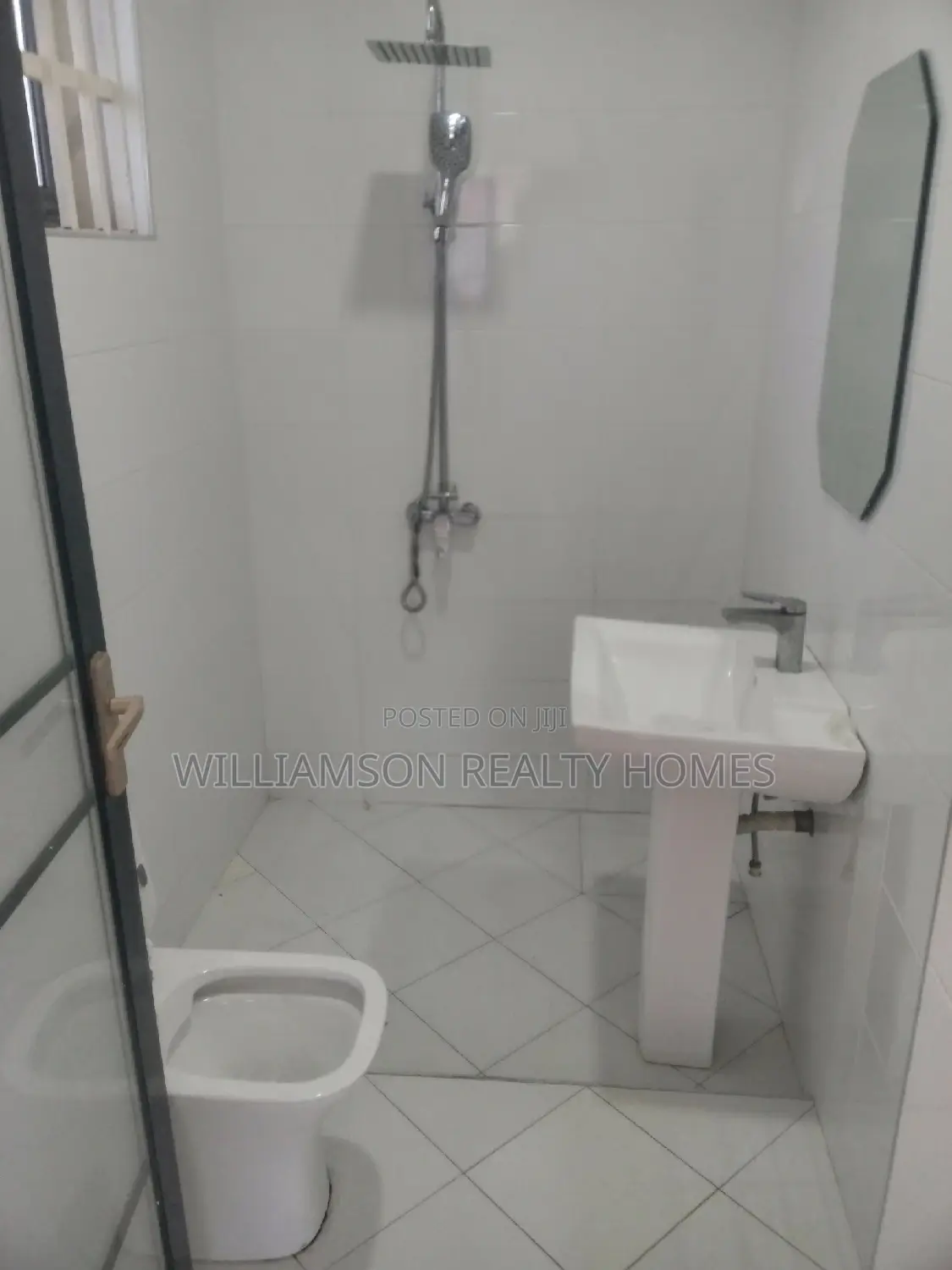 1bdrm Apartment in Community 18, Spintex for rent