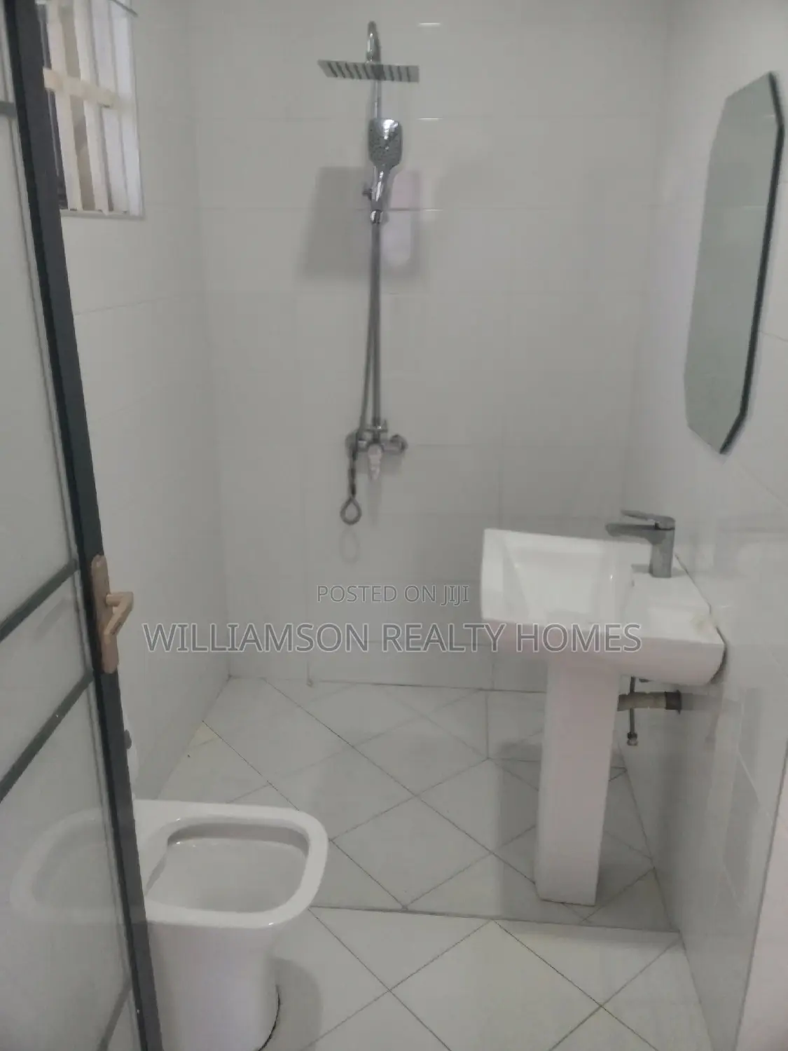 1bdrm Apartment in Community 18, Spintex for rent