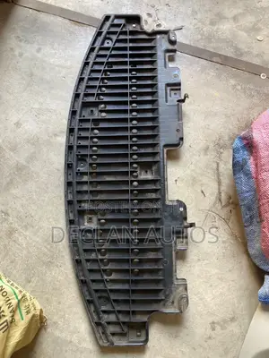 Toyota Corolla 2014 Engine Under Splash